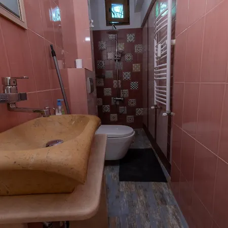 Two Homelike By Ndk And Vitosha Blvd With 2 Free Parking Spots Apartment *
