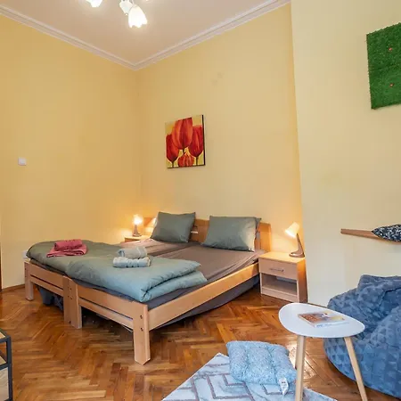 Two Homelike By Ndk And Vitosha Blvd With 2 Free Parking Spots Apartment Sofia